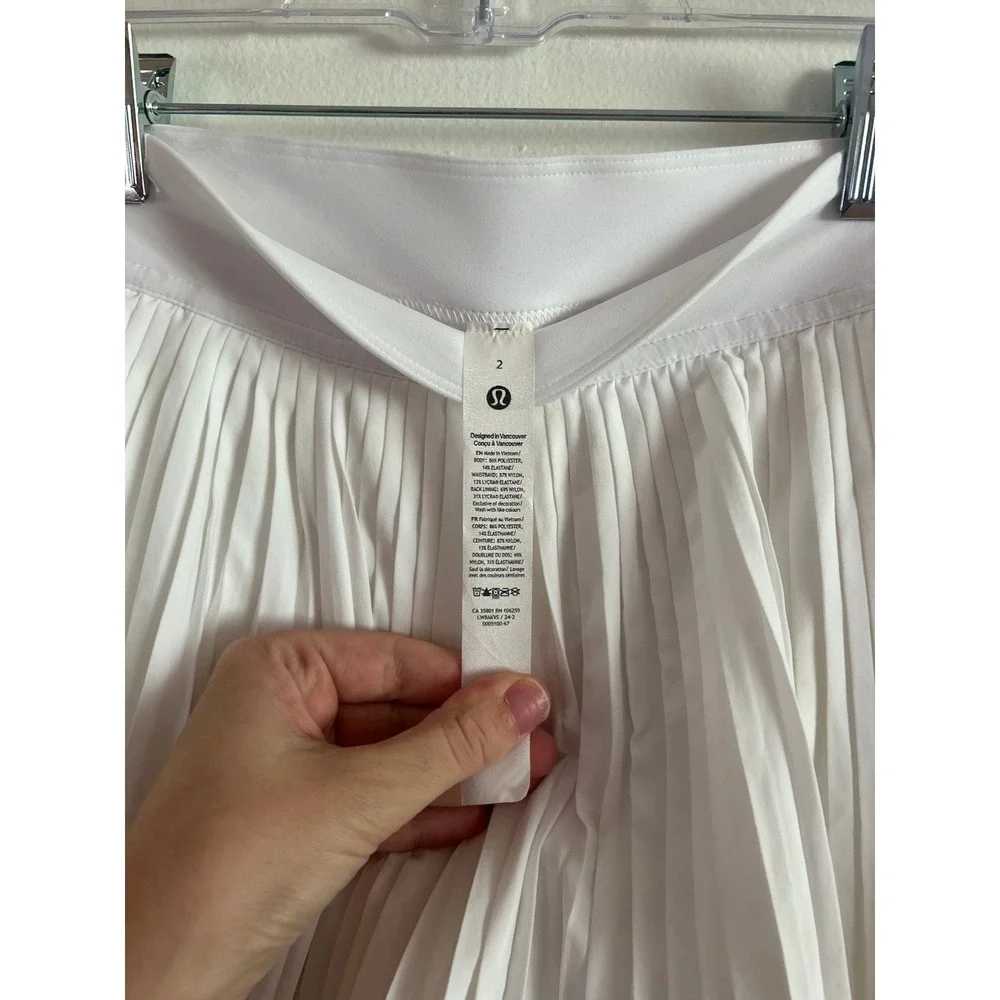 Lululemon Varsity Pleated Skirt White Tennis Golf Mini Athletic Skort Size 2